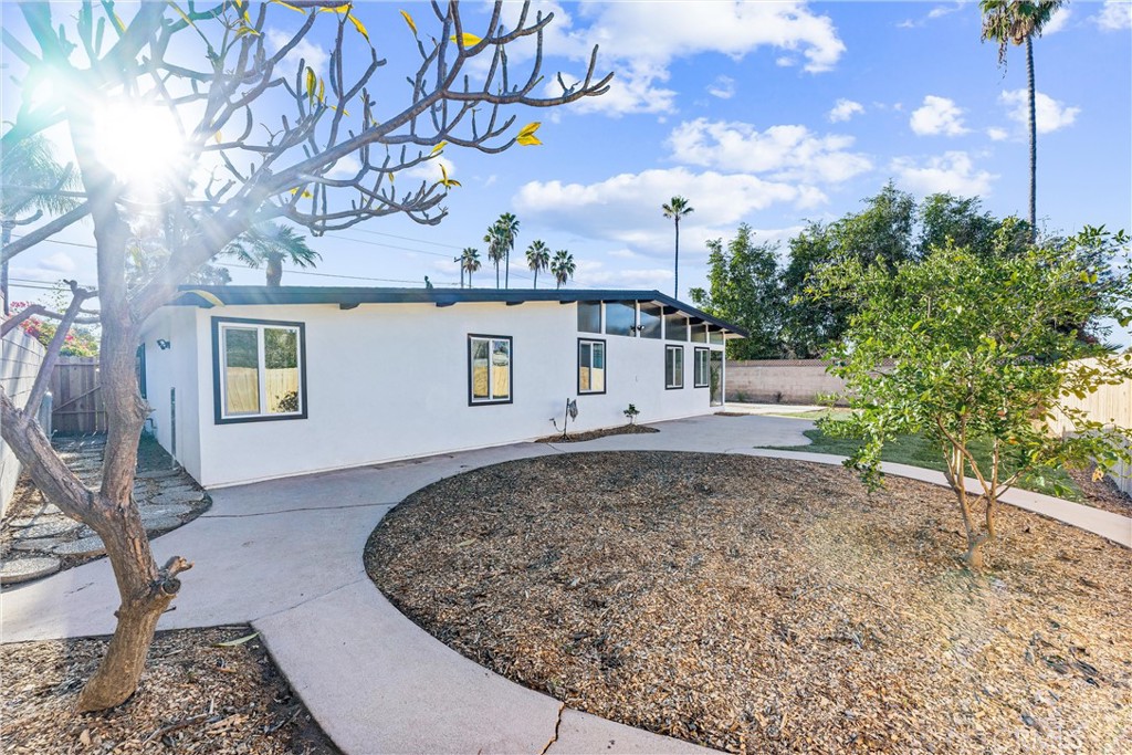 589 E Algrove Street