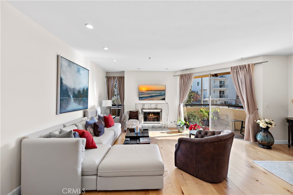 825 S Shenandoah Street 104