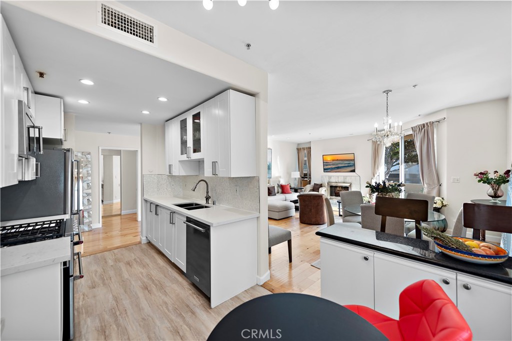 825 S Shenandoah Street 104