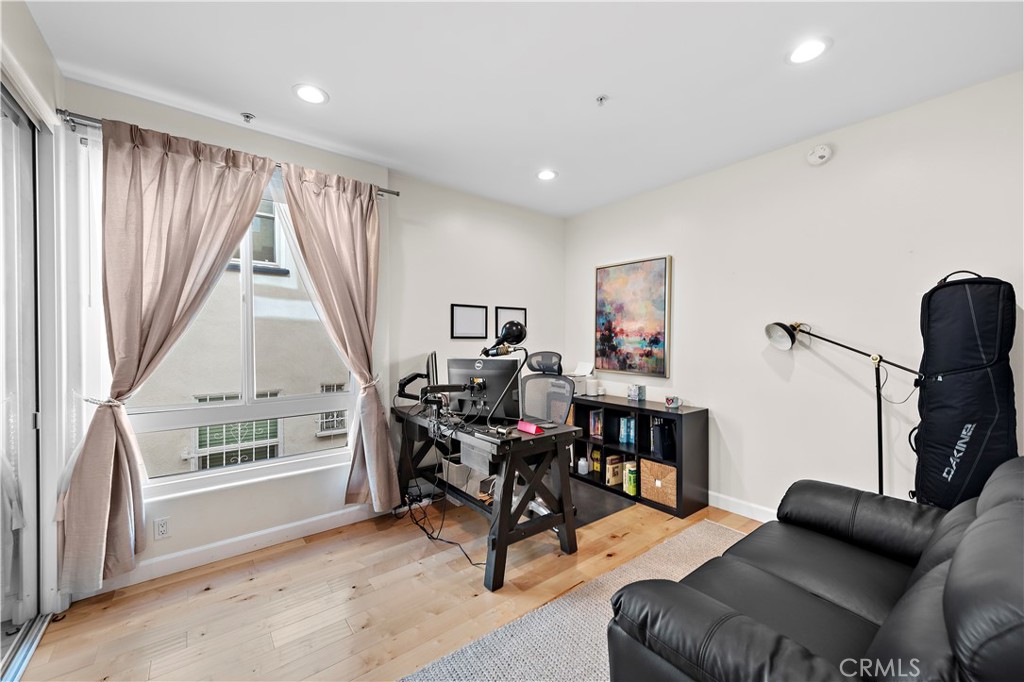 825 S Shenandoah Street 104