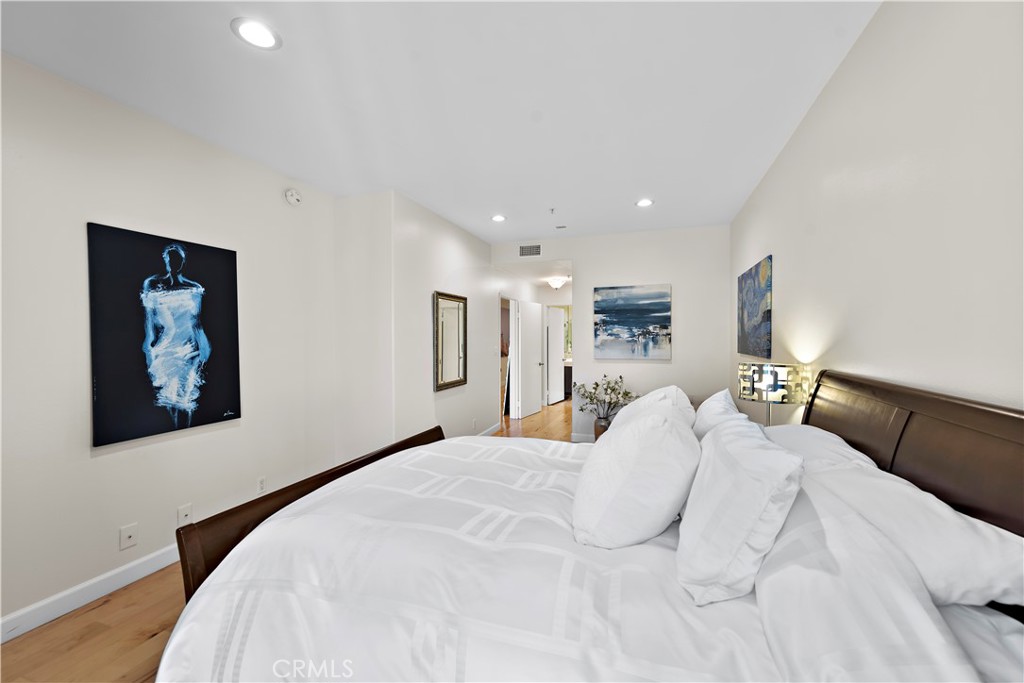 825 S Shenandoah Street 104