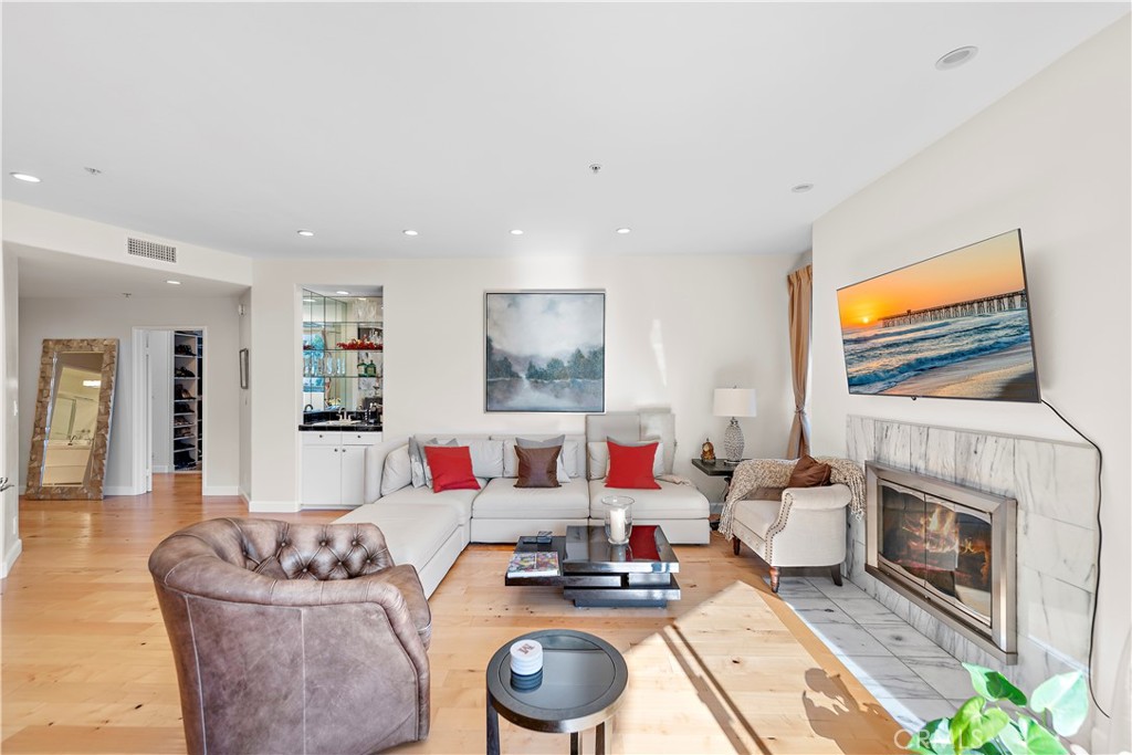 825 S Shenandoah Street 104