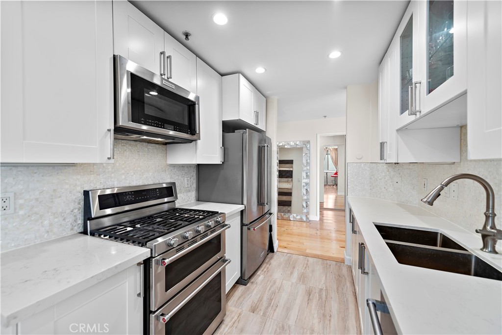 825 S Shenandoah Street 104