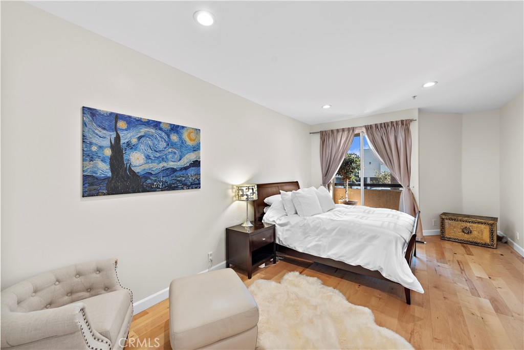 825 S Shenandoah Street 104