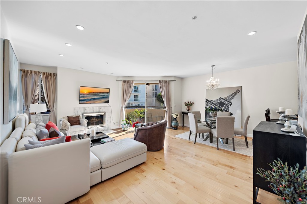 825 S Shenandoah Street 104