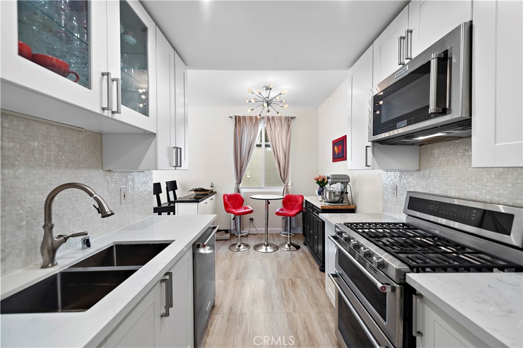 825 S Shenandoah Street 104