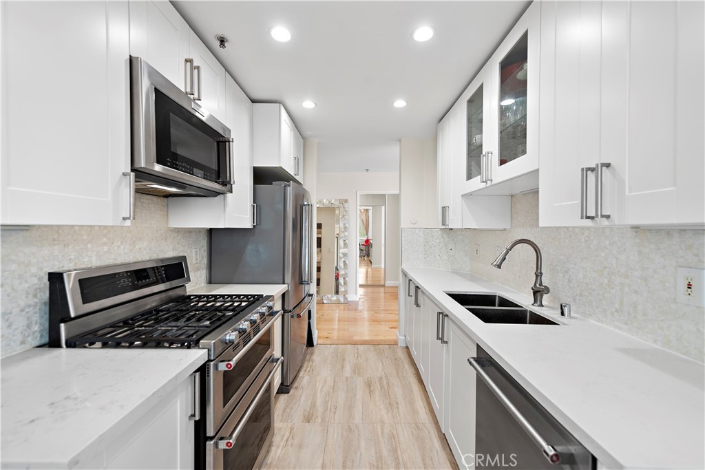 825 S Shenandoah Street 104