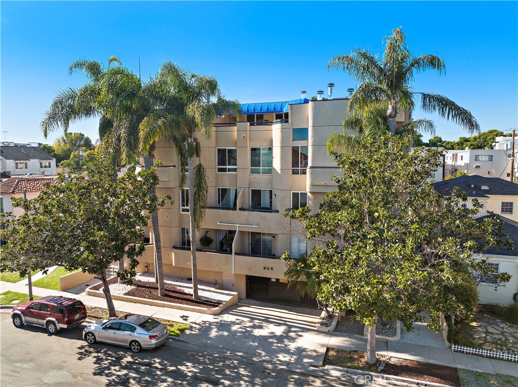 825 S Shenandoah Street 104