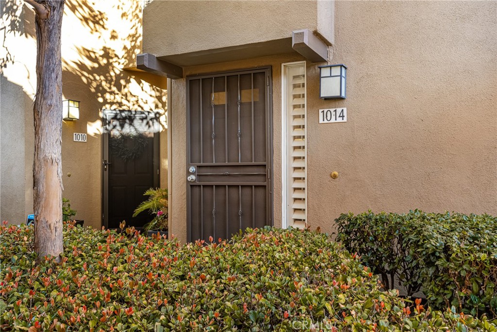 1014 S Country Glen Way