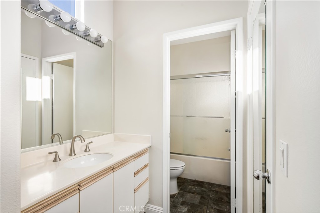 1014 S Country Glen Way