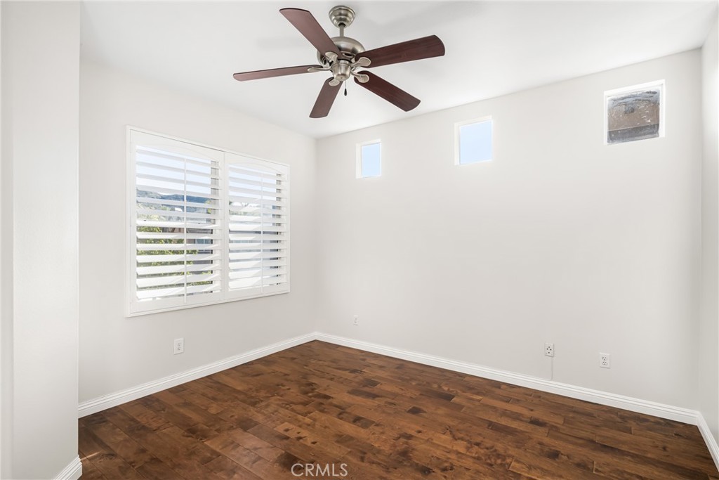 1014 S Country Glen Way