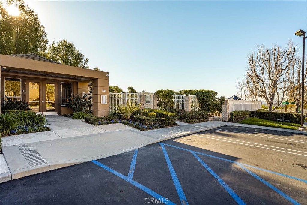 1014 S Country Glen Way