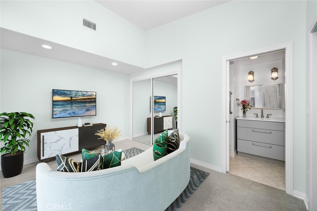 13500 121 L Wentworth Lane 121 L