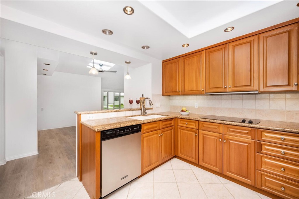 13500 121 L Wentworth Lane 121 L