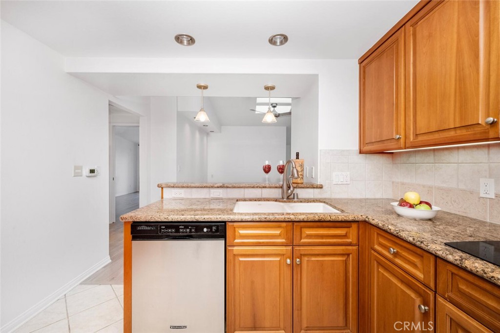 13500 121 L Wentworth Lane 121 L