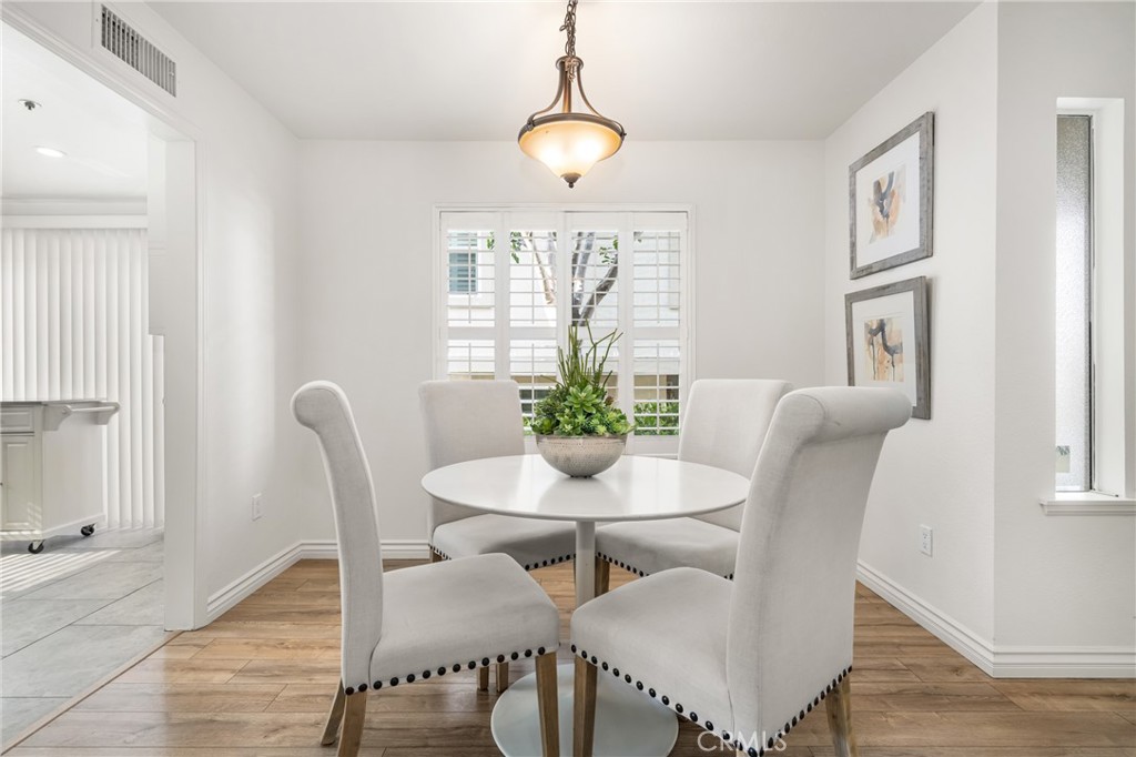 5847 E Rocking Horse Way 4