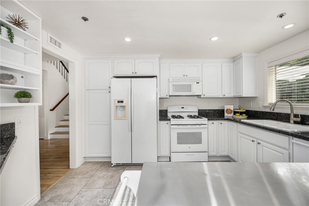 5847 E Rocking Horse Way 4