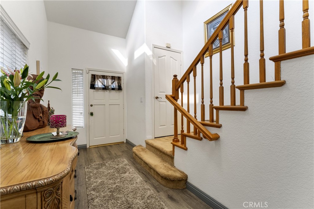 10252 Laurelwood Lane