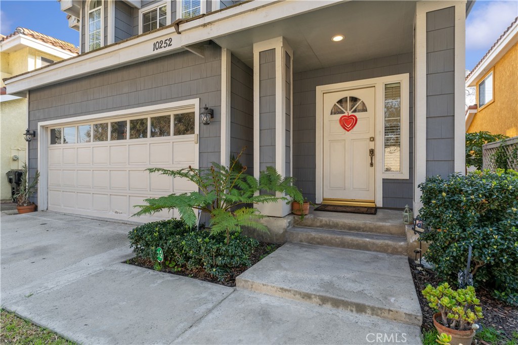 10252 Laurelwood Lane