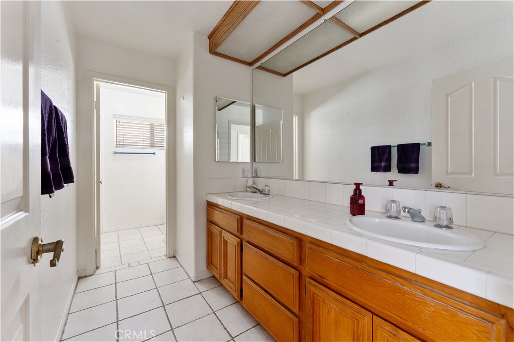 10252 Laurelwood Lane