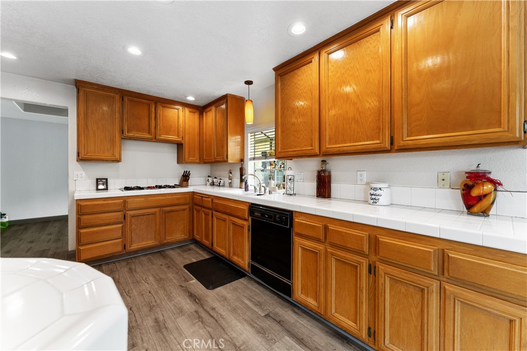 10252 Laurelwood Lane