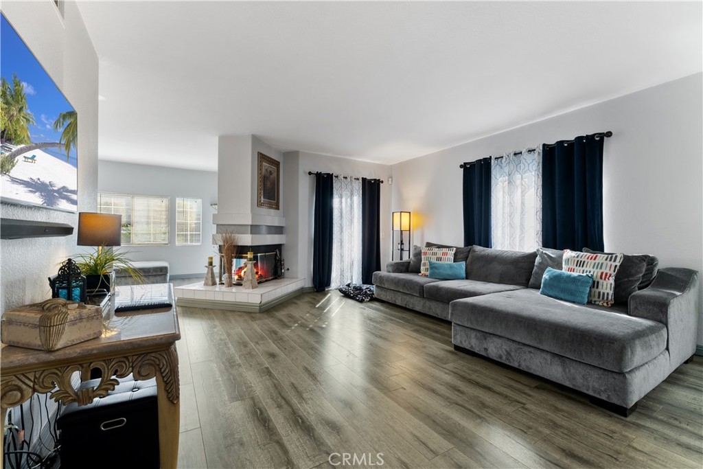 10252 Laurelwood Lane