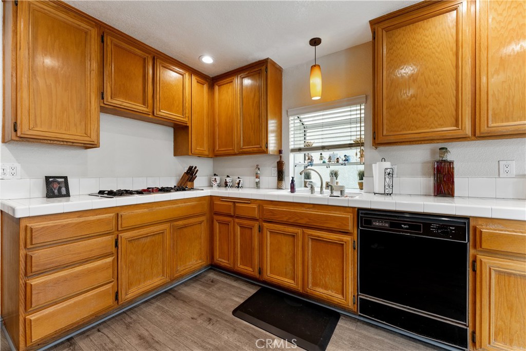 10252 Laurelwood Lane