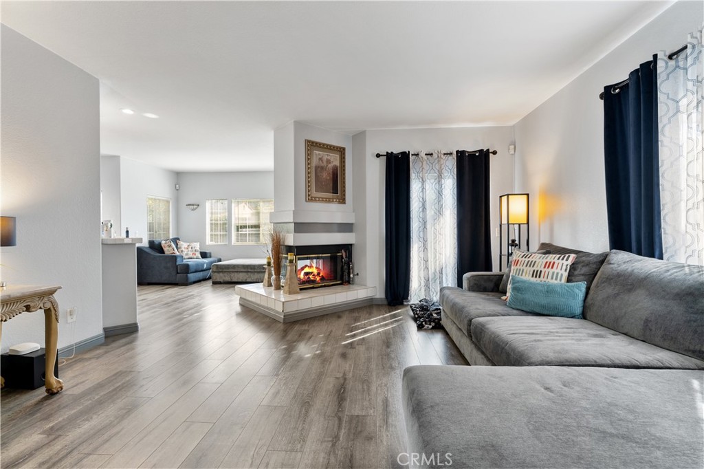 10252 Laurelwood Lane