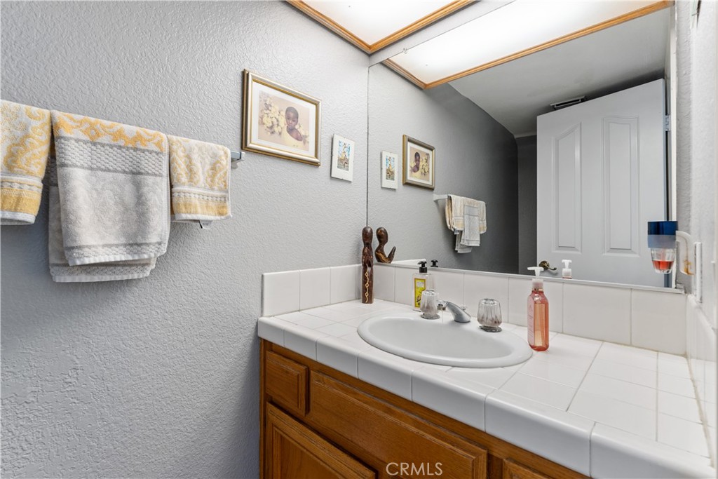 10252 Laurelwood Lane