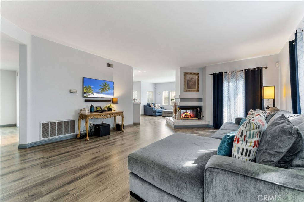 10252 Laurelwood Lane