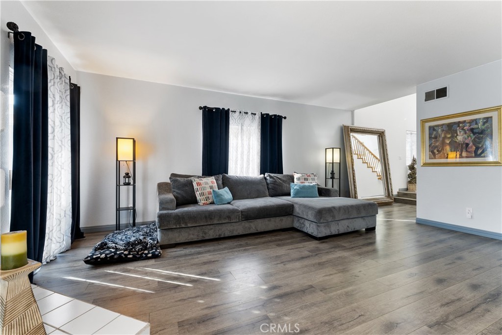 10252 Laurelwood Lane