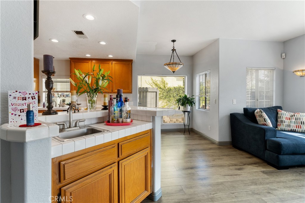 10252 Laurelwood Lane