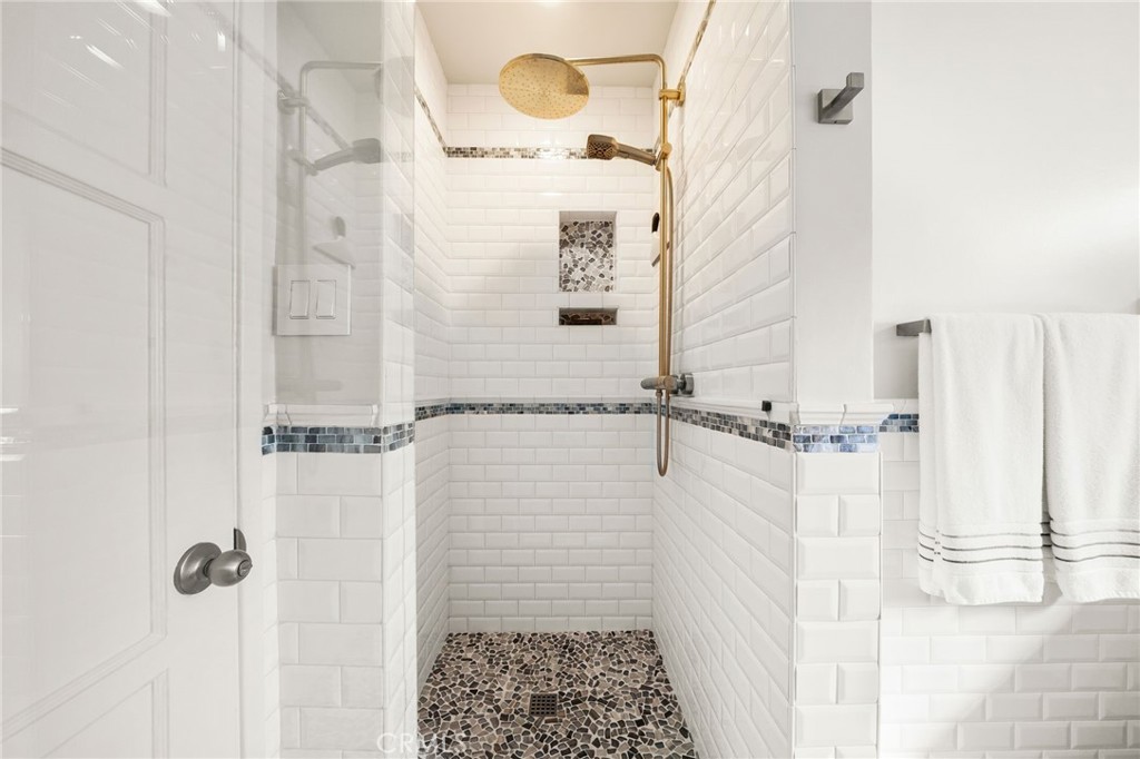 2235 Vuelta Grande Avenue