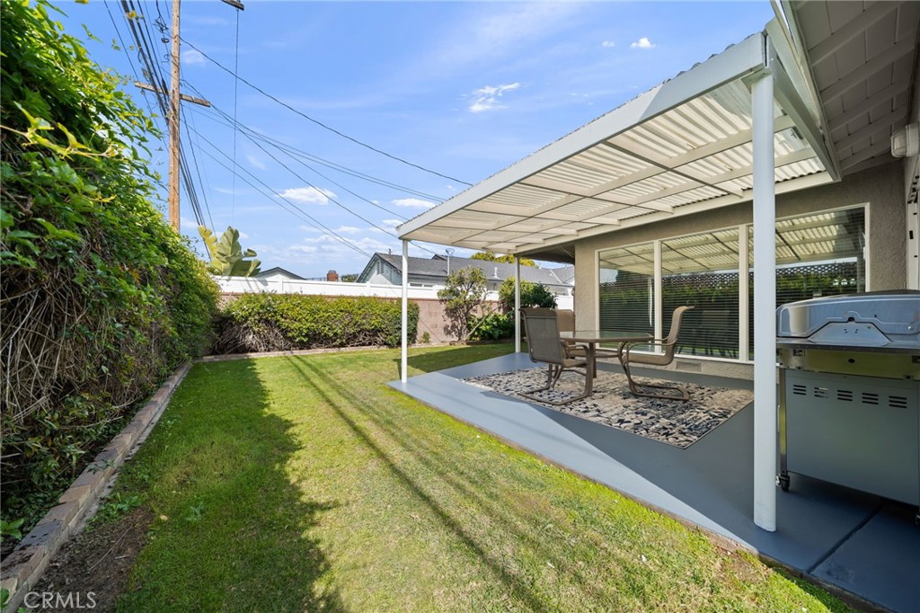 2235 Vuelta Grande Avenue