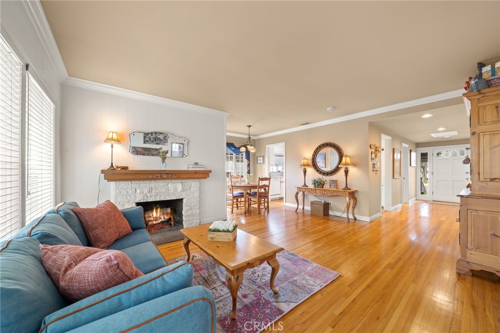 2235 Vuelta Grande Avenue