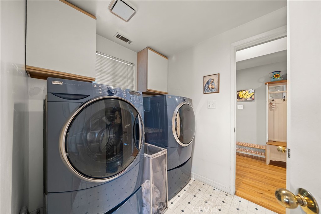 2235 Vuelta Grande Avenue