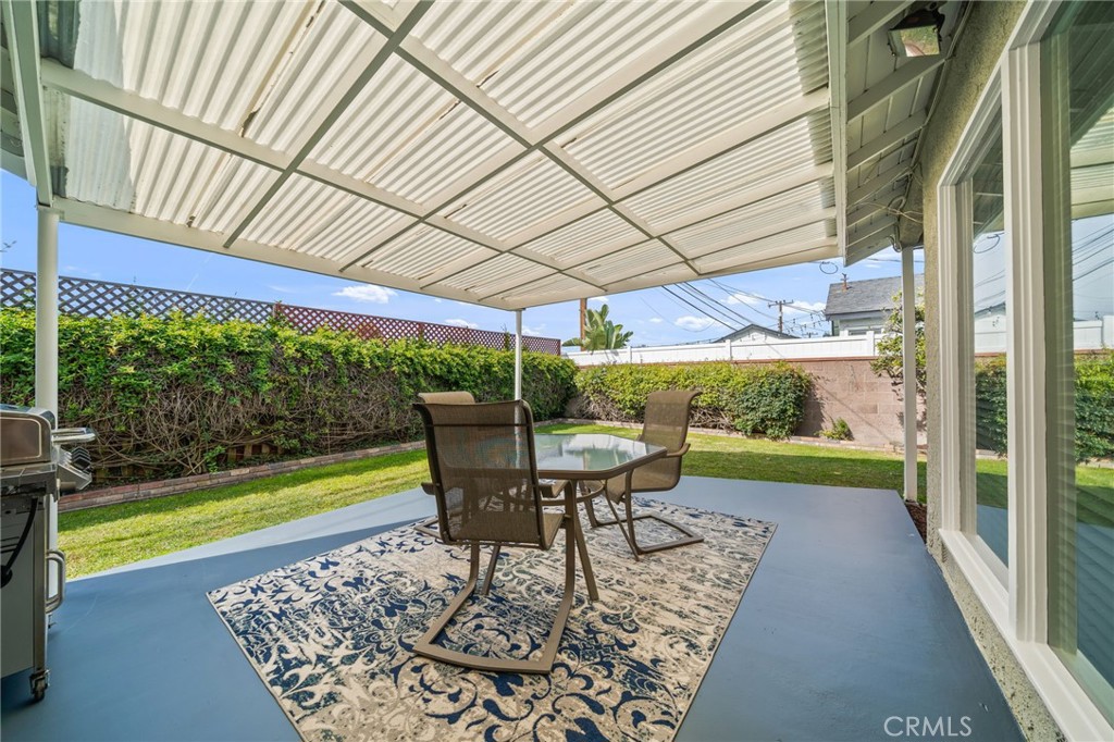 2235 Vuelta Grande Avenue