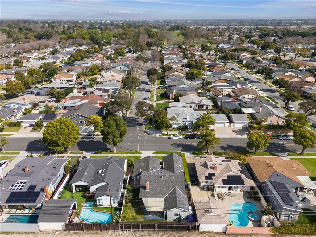 2235 Vuelta Grande Avenue