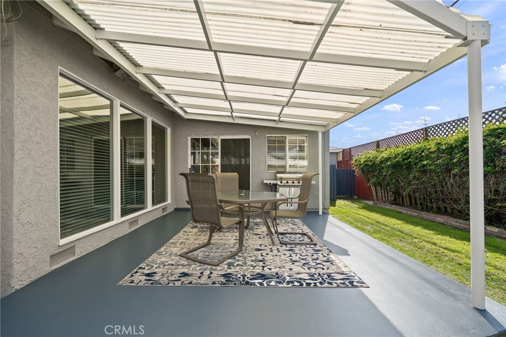 2235 Vuelta Grande Avenue