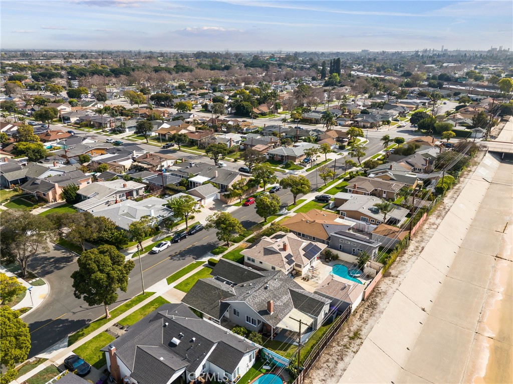 2235 Vuelta Grande Avenue