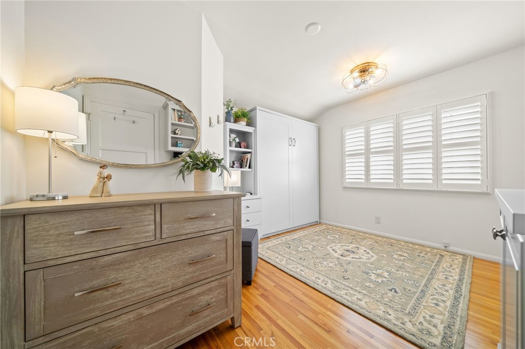 2235 Vuelta Grande Avenue