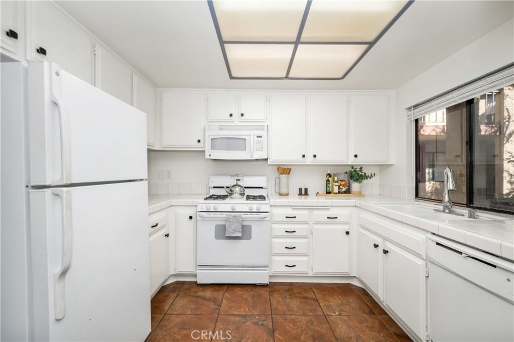 2500 E Willow Street 107