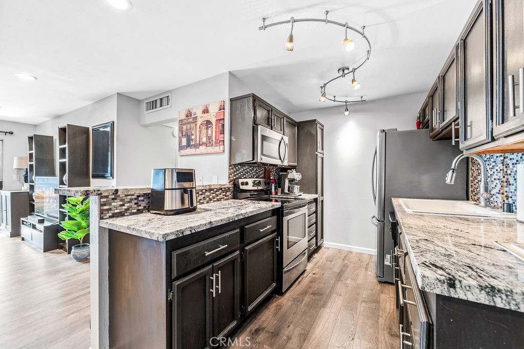 552 N Bellflower Boulevard 314