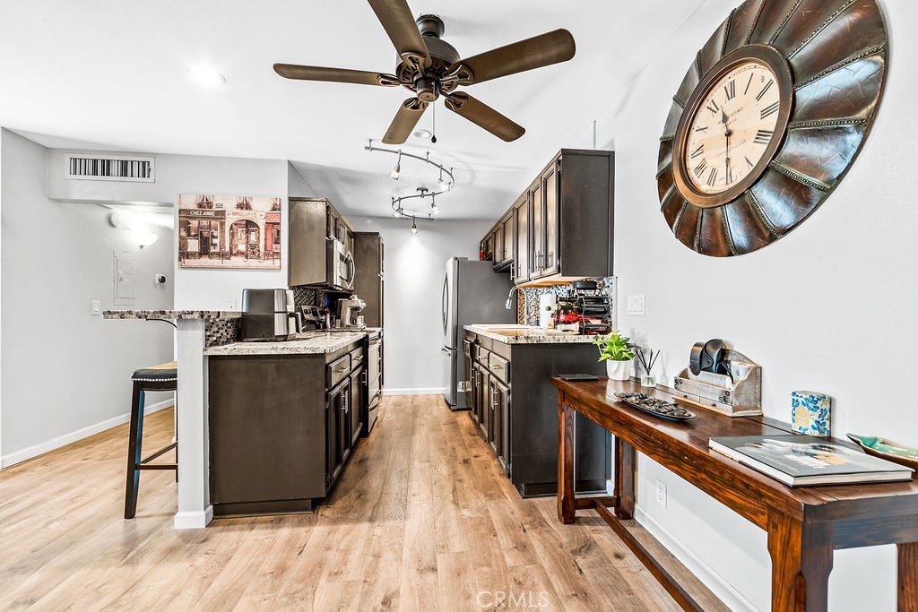 552 N Bellflower Boulevard 314