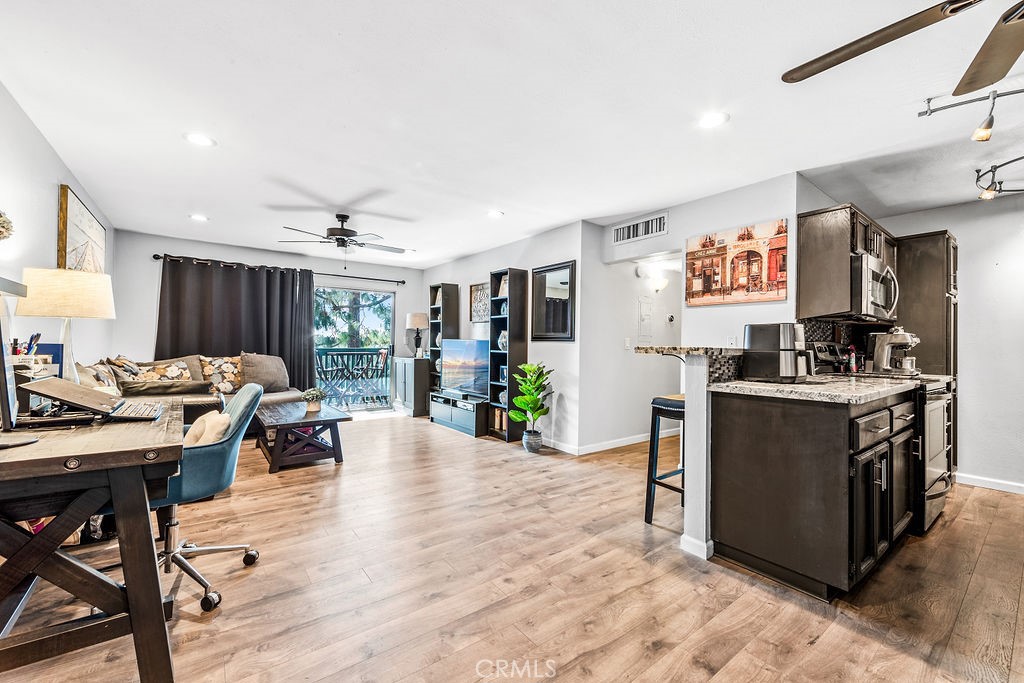 552 N Bellflower Boulevard 314