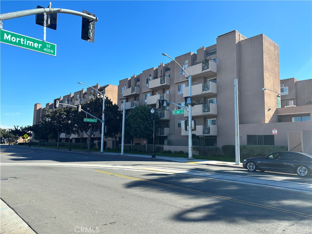 450 E 4th Street 416