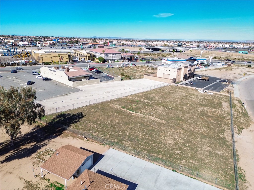 11942 Hemlock Avenue