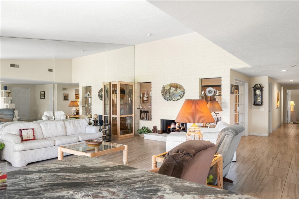 185 Camino Arroyo N N