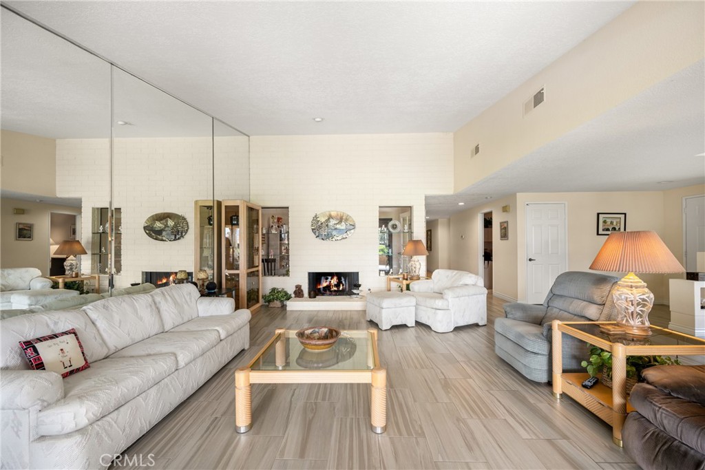 185 Camino Arroyo N N