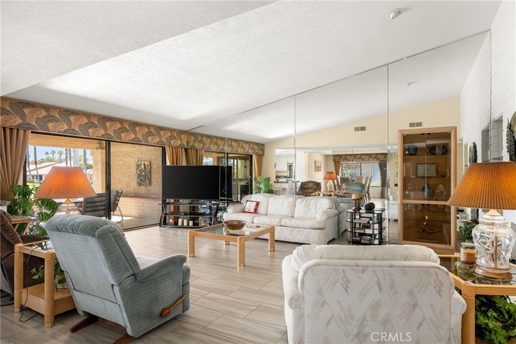 185 Camino Arroyo N N